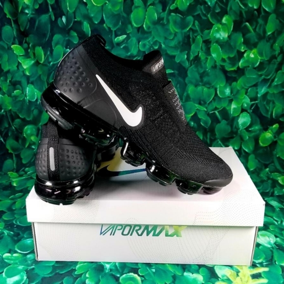 Nike Air Vapormax black Laceless Sneakers - Picture 9 of 16